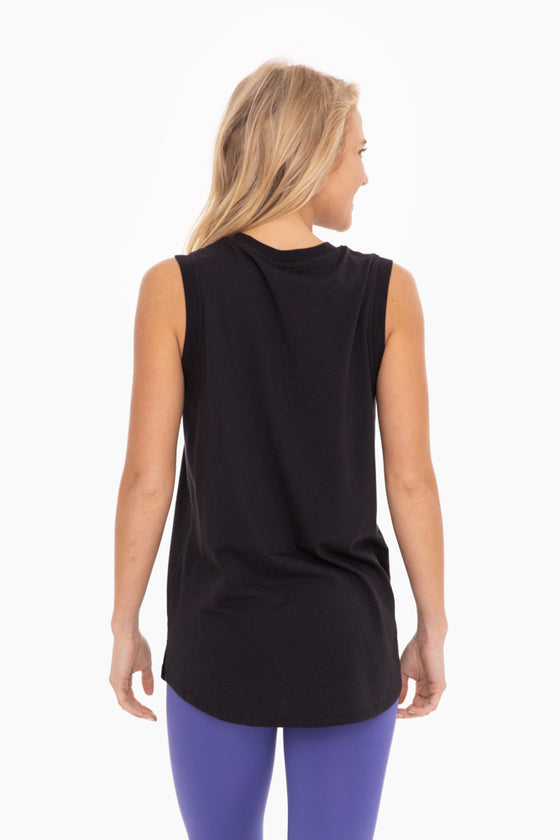 Jexi, Sarah Curvy Notched Sleeveless Flowy Tank T-Shirt